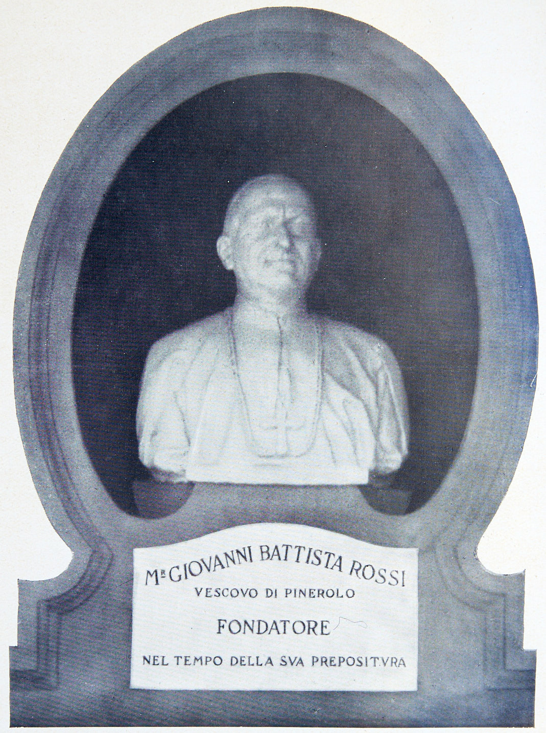 Busto e lapide
