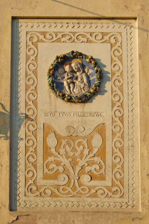 Castelnuovo dettagli